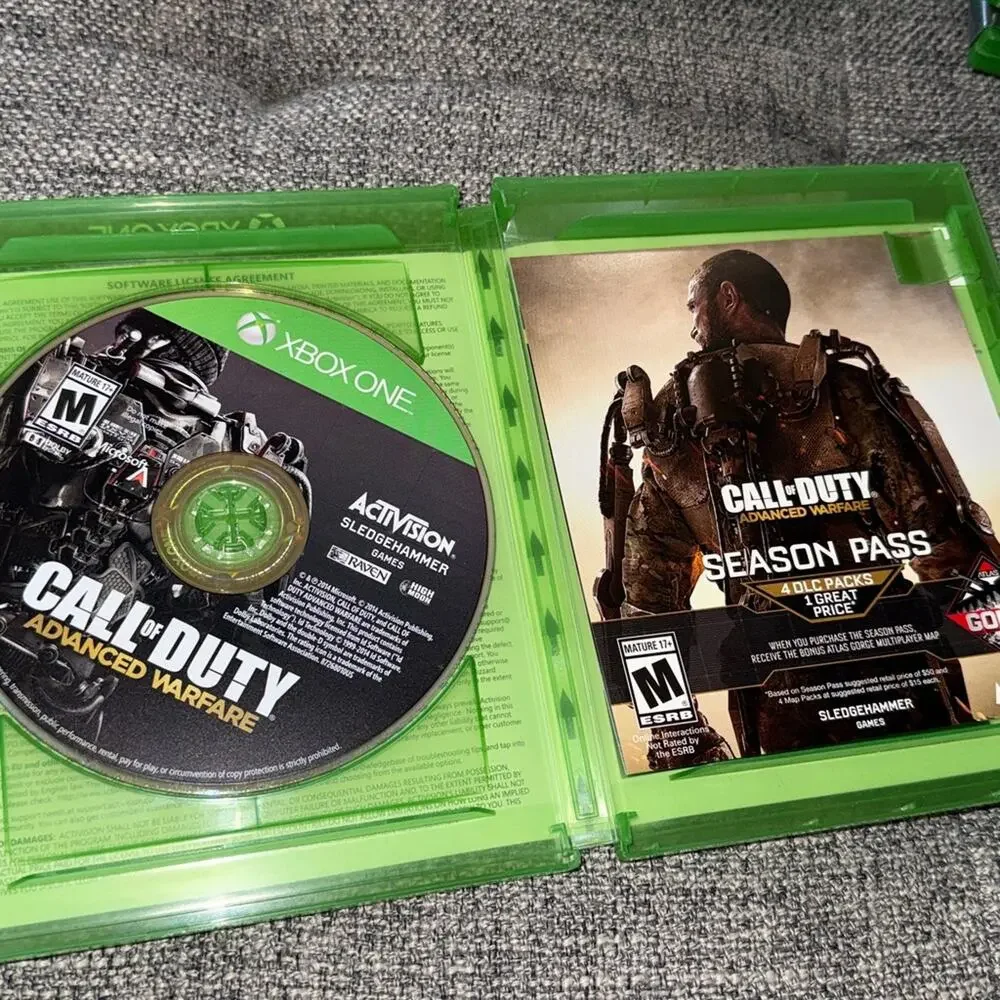 X box 1 game bundle call of duty, fallout 4, battle front, battlefield 1, 7days